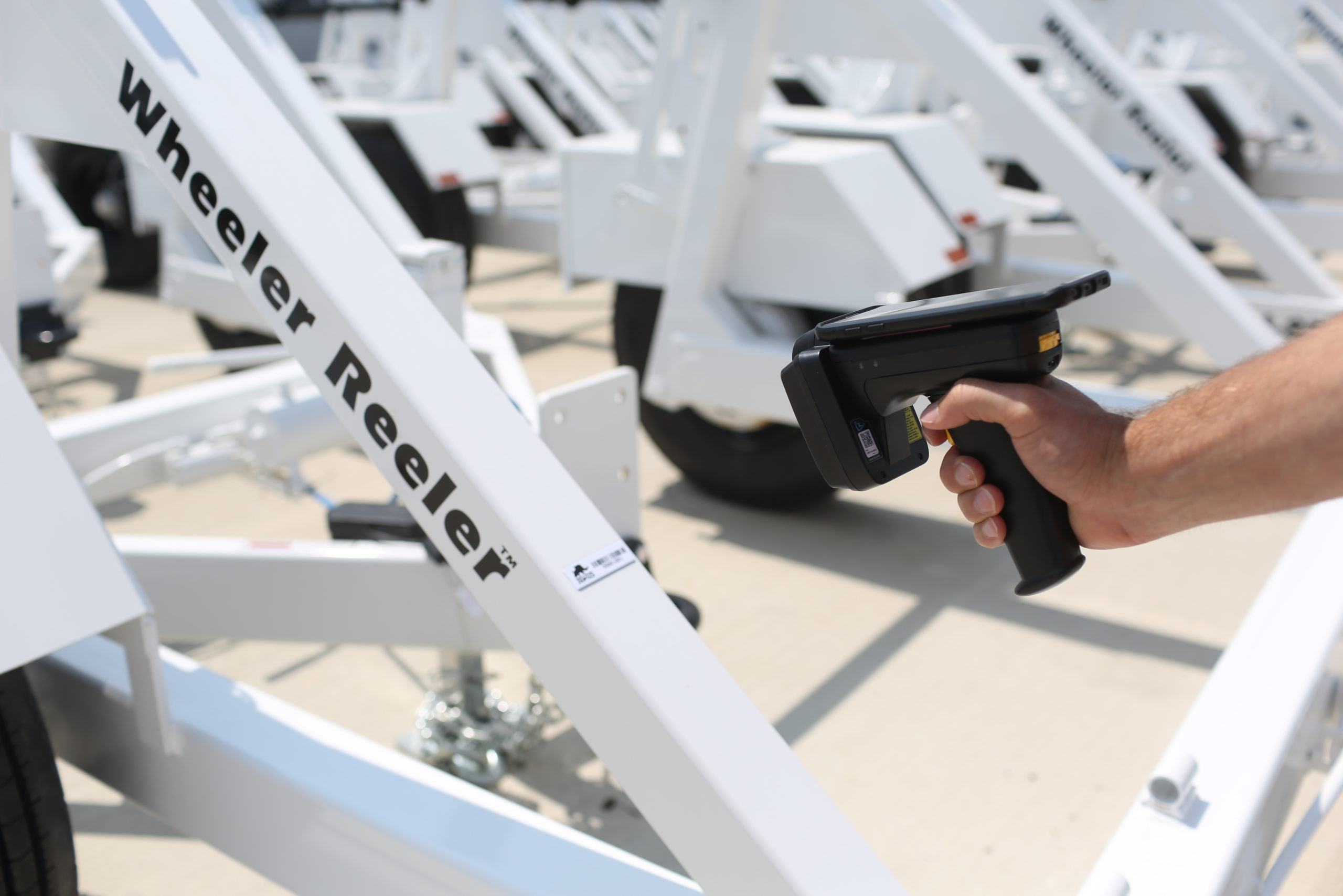 RFID handheld reader used with asset tracking software